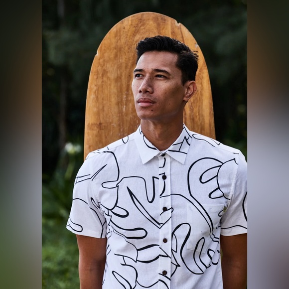 Roberta Oaks abstract monstera grey linen men’s button up aloha shirt. Size XL - Picture 6 of 13